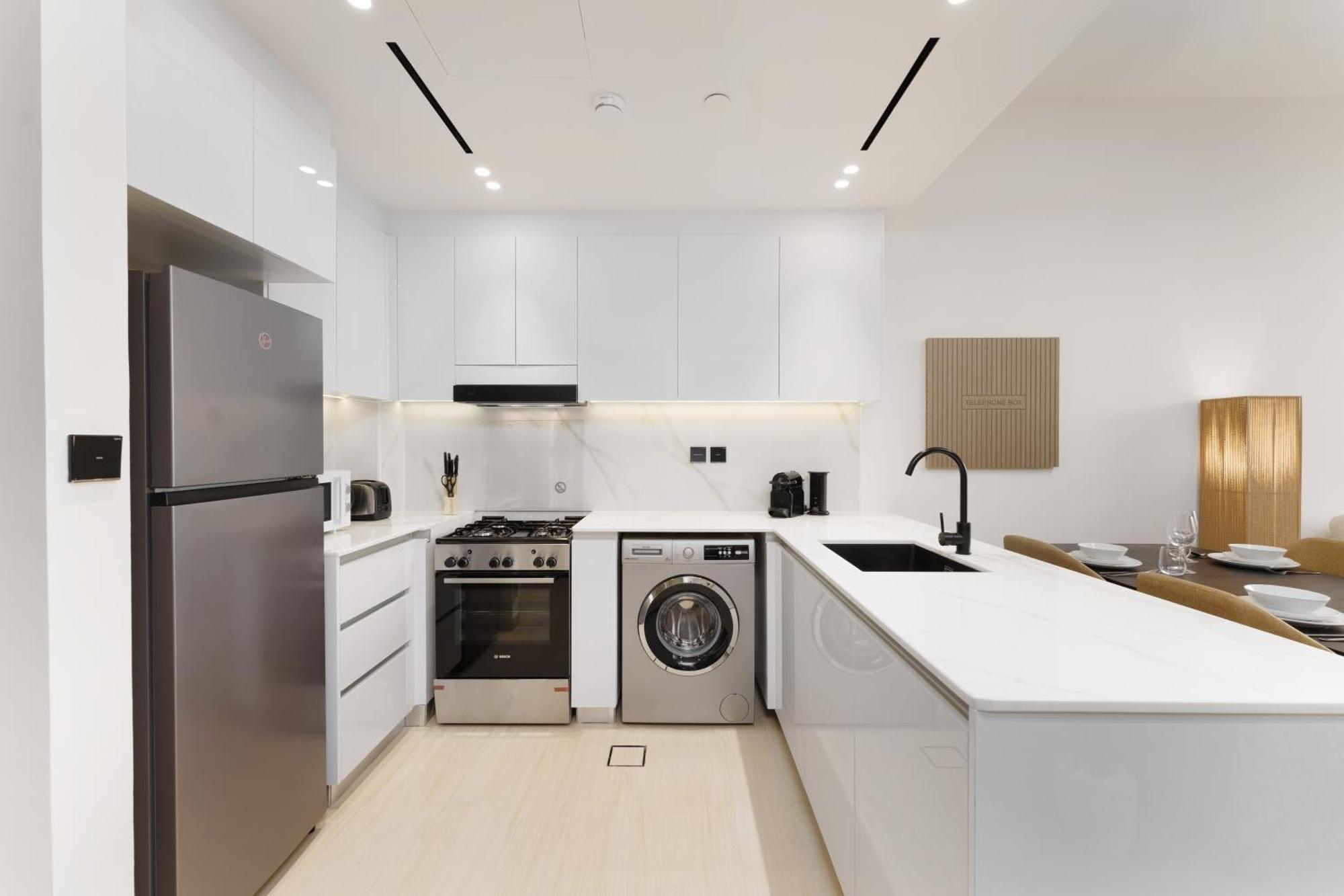 Premium Living In Jvc By Suiteable *
