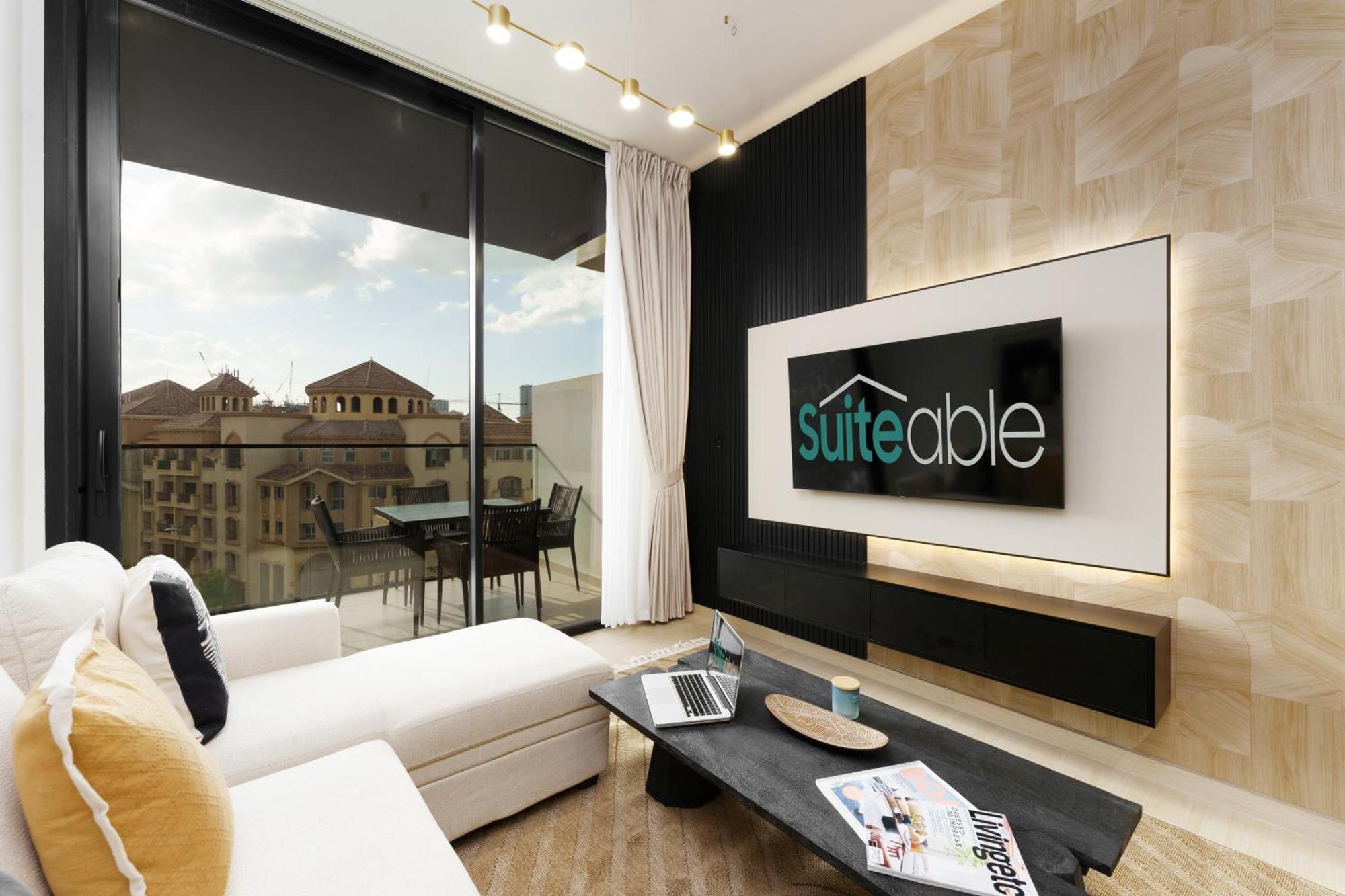 Premium Living In Jvc By Suiteable *